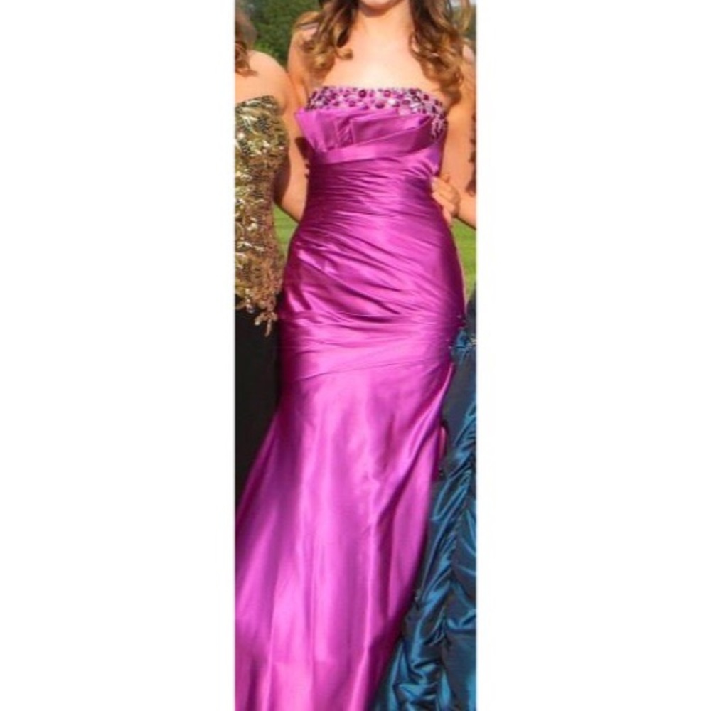Night Moves Mermaid-Style Prom Dress